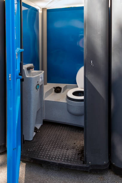 Best Portable restroom trailer rental  in Menasha, WI